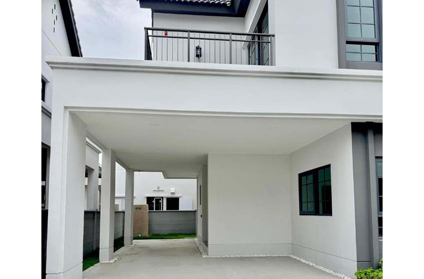 House with Shared Pool in Bangnatrad 